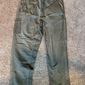 Columbia Men's Cargo Pants in Olive